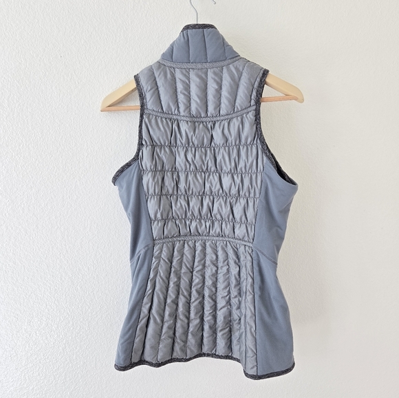 Lululemon Run Turn Around Reversible Down Vest Black Heathered Black Size 6 - Picture 14 of 15